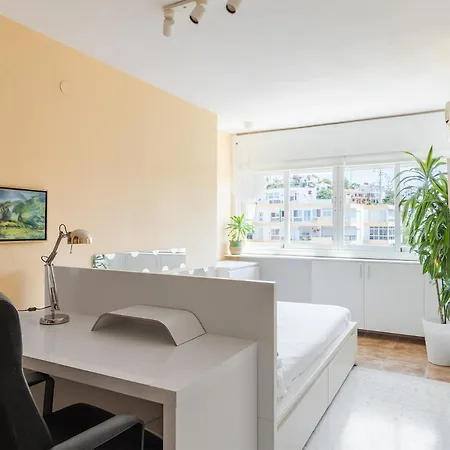 Aussicht Und Garage Gute Lage Geraeumig דירה *
