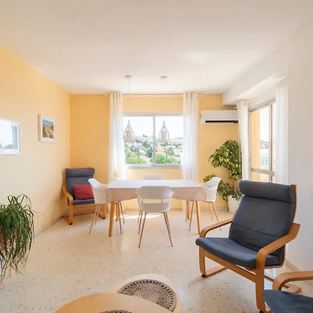 Aussicht Und Garage Gute Lage Geraeumig דירה